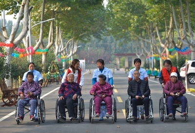 中国の人口が減少する時、何が起こる？ 高齢化で「苦難の時代」に直面か