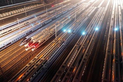 春節に向け高速鉄道車両がずらり 中国