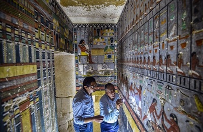 国際ニュース：AFPBB News動画：「屈折ピラミッド」の一般公開再開へ 新たな発見物も披露 エジプト