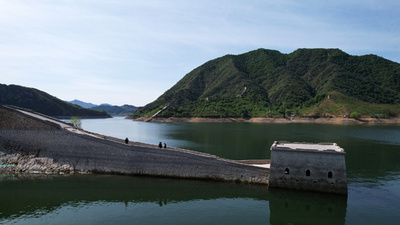 姿を現した「水中の長城」 中国河北省