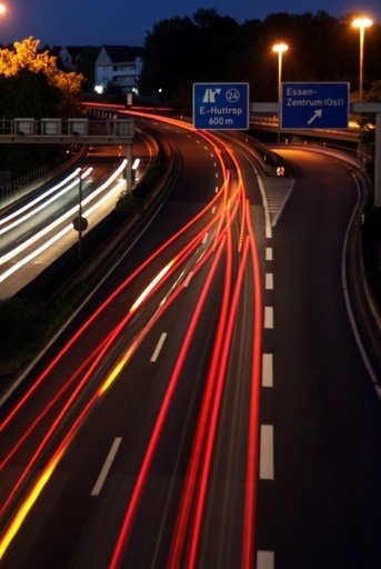 盗まれた車に12遺体、ポーランド警察が捜査中