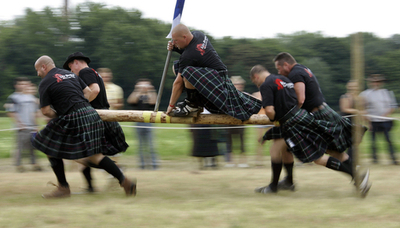 スコットランド伝統「力自慢」大会の世界選手権、独で開催