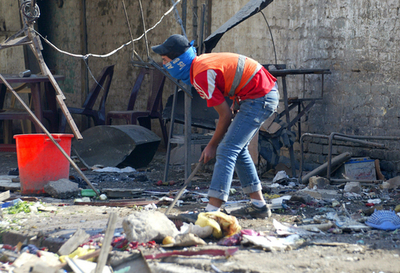 副大臣狙った爆弾攻撃で7人死亡、イラク