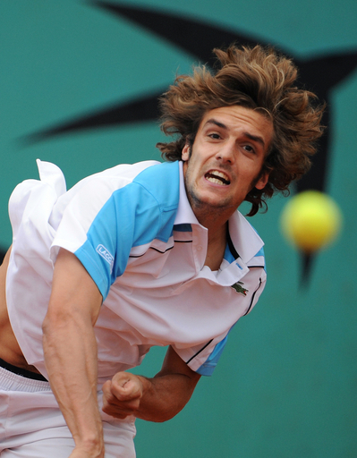 遺体で発見されたモンクールの死因は心臓発作