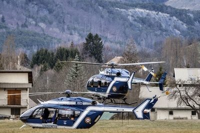 「ドアを開けろ」  墜落ドイツ機の機長が絶叫