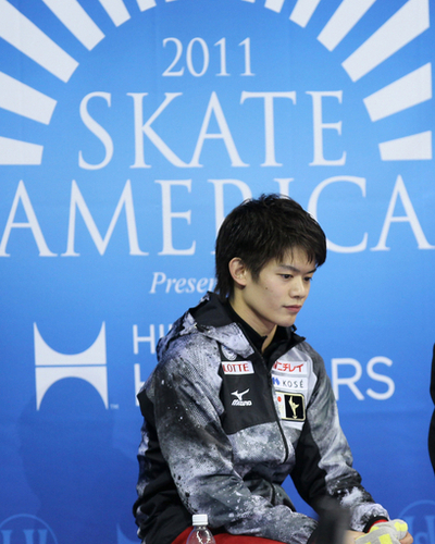 小塚が2位、村上は3位発進 スケートアメリカ開幕