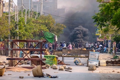 ミャンマー国軍弾圧、7歳少女が撃たれ死亡