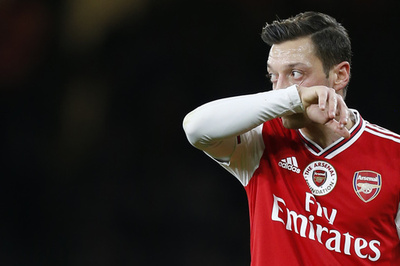 エジル選手は「偽ニュースに欺かれている」 中国、ウイグル問題で指摘