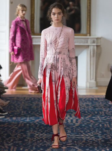 「ヴァレンティノ」17年春夏