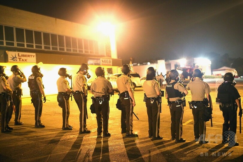 黒人射殺事件の街に州兵出動へ、米ミズーリ