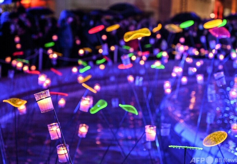 仏リヨンで「光の祭典」 街全体がライトアップ