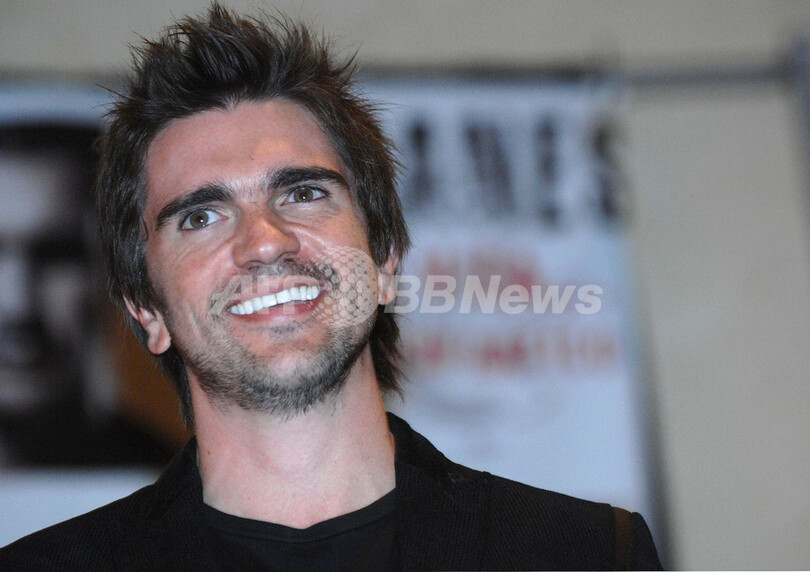 フアネス、記者会見で新作アルバムをPR 写真7枚 国際ニュース:AFPBB News