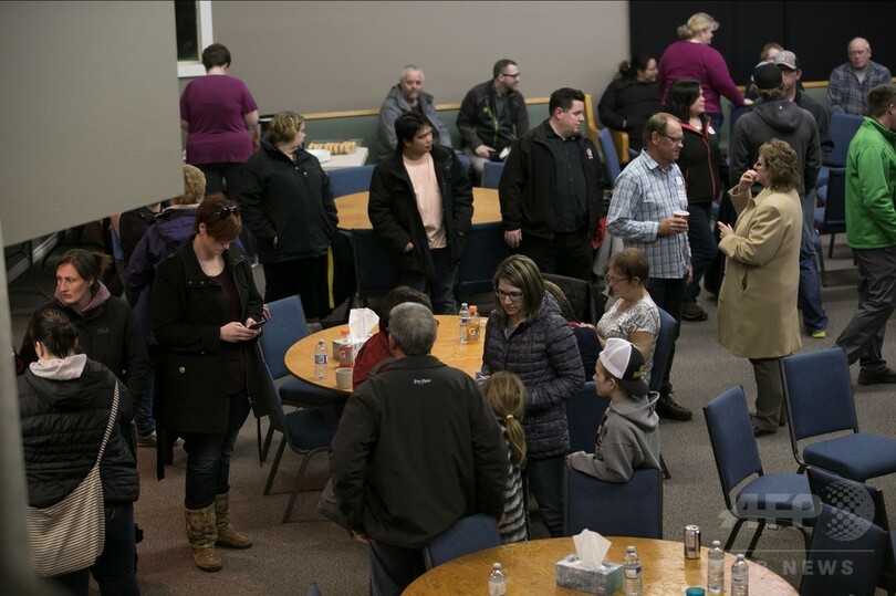 アイスホッケーチームのバスとトレーラーが衝突、死者15人に カナダ