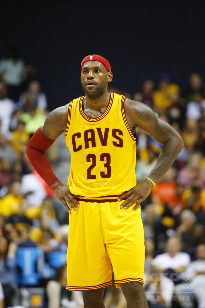 レブロンが腰痛でプレシーズン欠場か、キャブスのロスターが危機的状況に