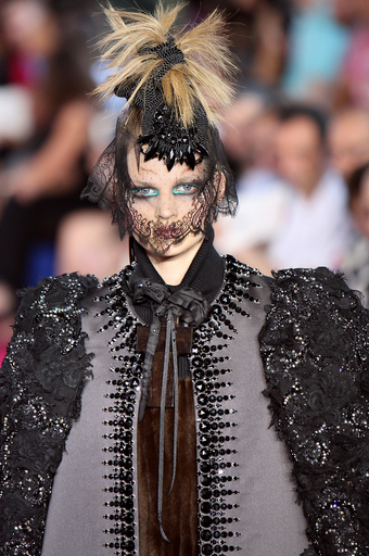 08/09年秋冬パリ・オートクチュールコレクション＞クリスチャン