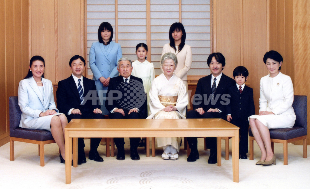 新年を迎えられる天皇ご一家 写真3枚 国際ニュース：AFPBB News