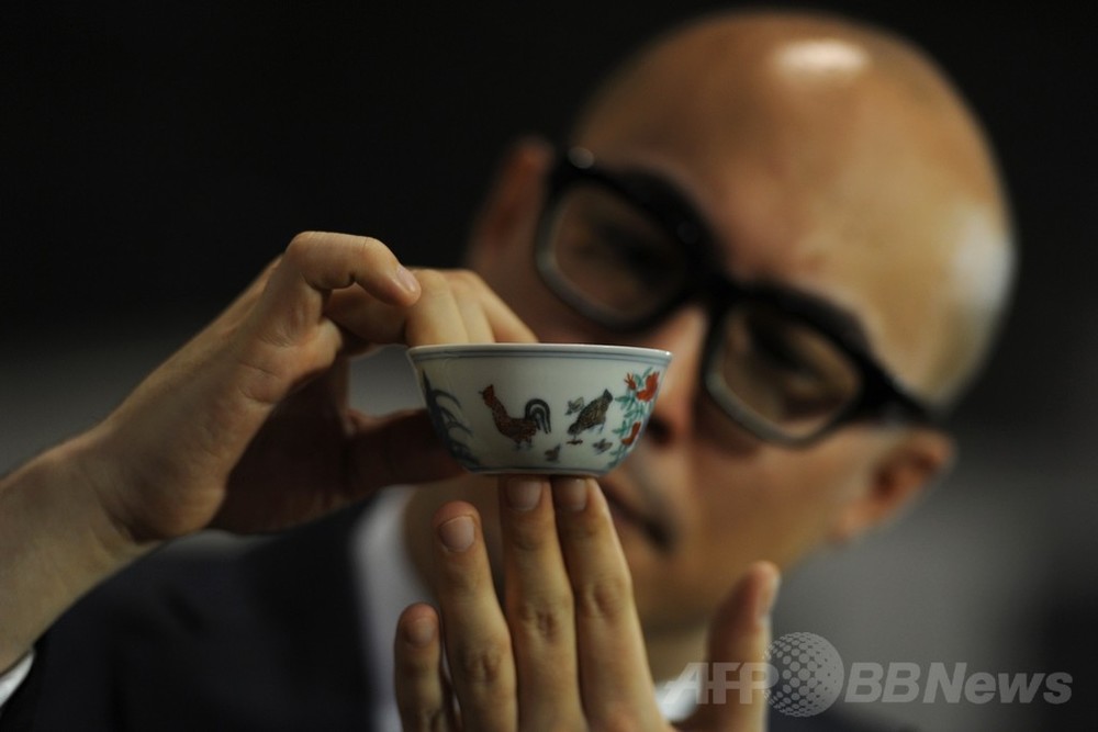 明代の酒杯、36億円超で落札 中国磁器では史上最高値 写真3枚 国際