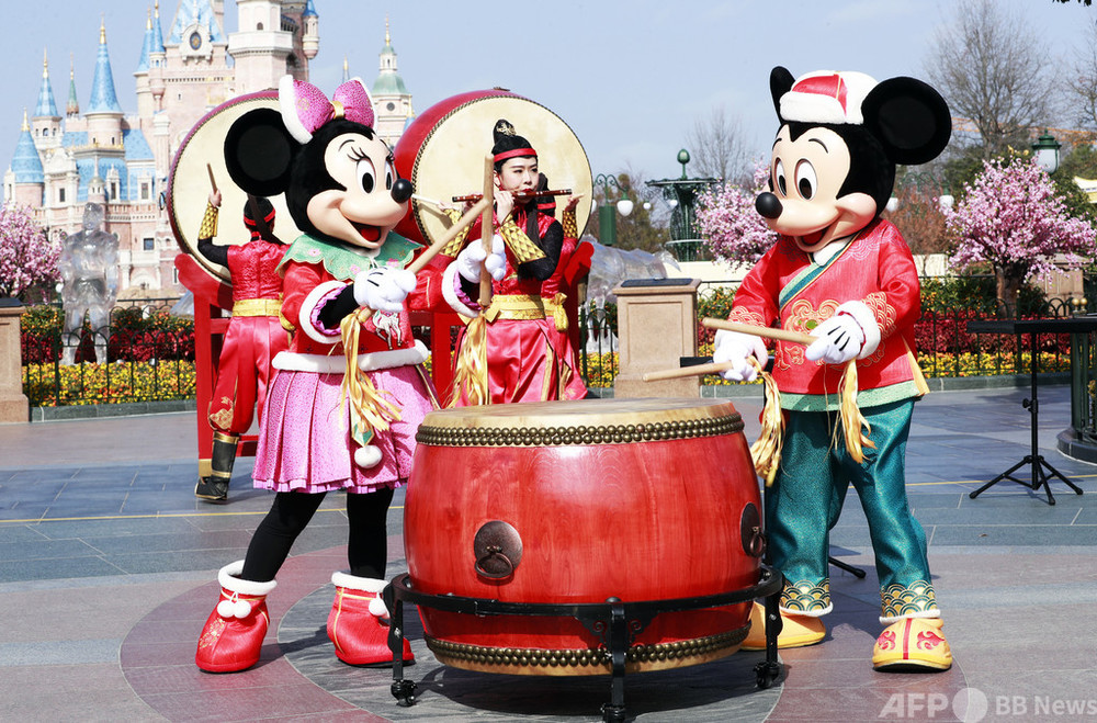 上海ディズニーも春節お祝いモードに 来場者と「新年」を迎える喜び分