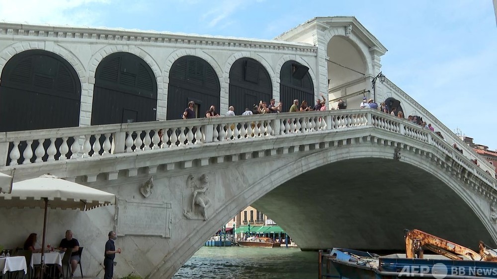 動画 リアルト橋の全面改修完了祝う式典開催 テノール歌手のオペラも ベネチア 写真1枚 国際ニュース Afpbb News