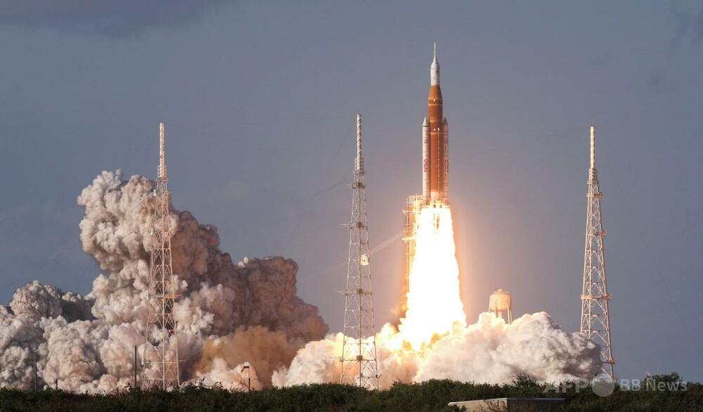 50年ぶり月有人飛行、宇宙船の打ち上げ成功 NASA
