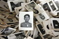 1970年代後期の旧ポル・ポト（Pol Pot）政権時代にトゥールスレン（Tuol Sleng）収容所に収容された人々の新たに見つかった顔写真1200枚（2012年8月9日公開）。(c)AFP/Documentation Centre of Cambodia (DC-CAM) / Socheat Nhean