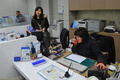 韓国・ソウル（Seoul）の韓国中小企業銀行（Industrial Bank of Korea、IBK）で勤務中の行員たち（2013年2月15日撮影）。(c)AFP/KIM JAE-HWAN