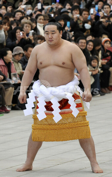 Amazon.co.jp: 当選品 大相撲 朝青龍 フィギュア : おもちゃ