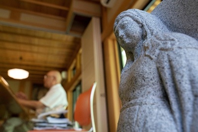 Japanese priest counsels elderly scam victims