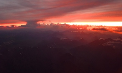 新彊ウルムチ上空の夕焼け