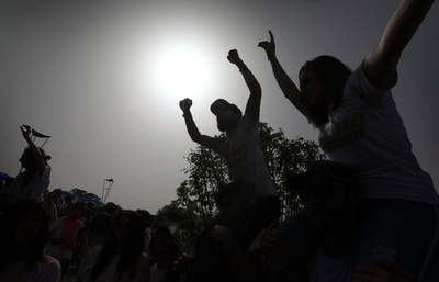 ヒット曲は「幸せ」でできている、研究