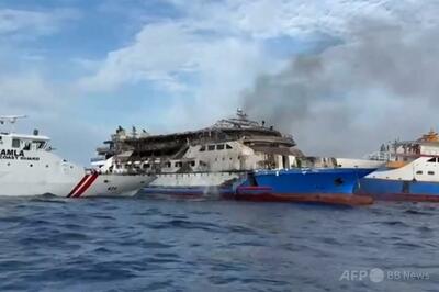 インドネシアのフェリー火災で5人死亡、数百人救助