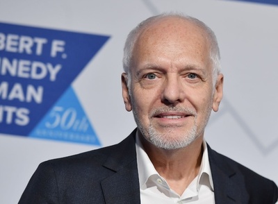 ギタリストのピーター・フランプトンさん、難病の封入体筋炎を告白