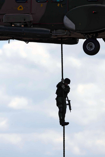 ベネズエラ「航空記念日」軍事演習