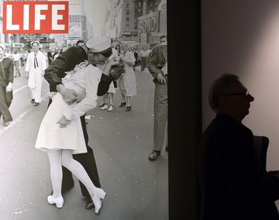 勝利のキス 写真の水兵が死去 95歳 写真4枚 国際ニュース Afpbb News 勝利のキス 写真の水兵が死去 95歳 写真4枚 国際ニュース Afpbb News