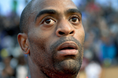 薬物陽性報道のゲイ、波瀾万丈のキャリアで最大の危機