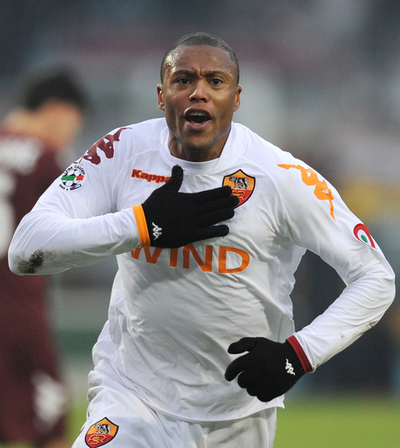 ローマ アウェーでトリノに競り勝つ