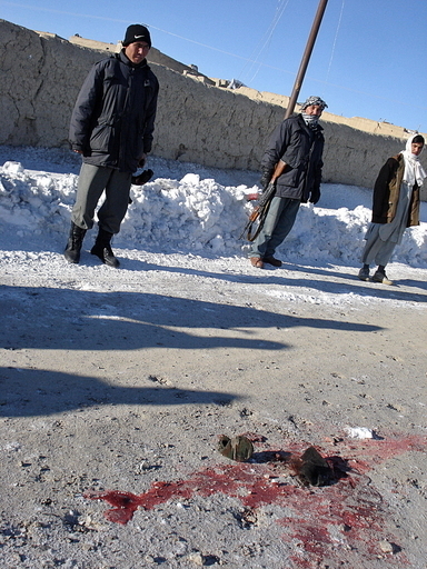 米軍主導の多国籍軍、アフガニスタン人警察官と民間人を殺害か