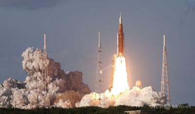 50年ぶり月有人飛行、宇宙船の打ち上げ成功 NASA