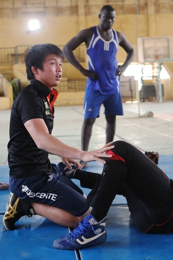 目指すは東京五輪、スーダンでレスリング指導する日本人コーチ