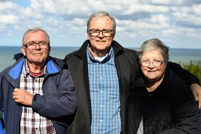 「第2次大戦で米軍兵だった父を捜して」 仏男性、DNA鑑定で異母弟と初対面