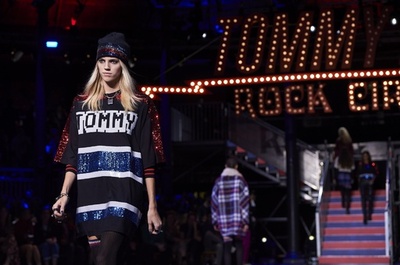 「トミー ヒルフィガー」18年春夏