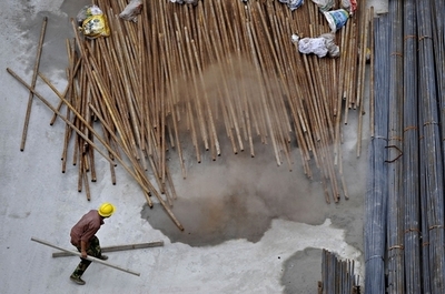 米中が反ダンピング合戦、油井管課税に自動車調査で対抗