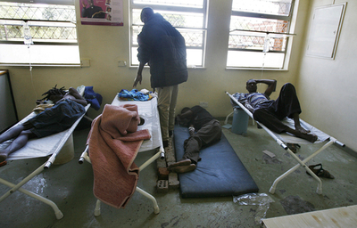 コレラによる死者500人以上、ジンバブエ野党党首