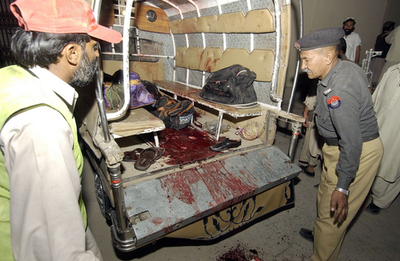 パキスタンで保安要員乗せたトラックが襲撃され、9人死亡