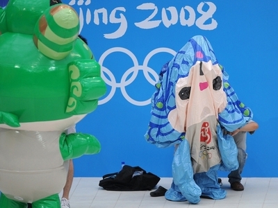 負ければ選手に瓶が飛ぶ、中国人の五輪観戦マナーに当局が懸念