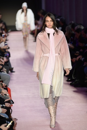 大人甘いスタイル、「ブルマリン」18/19年秋冬