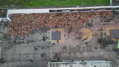 刑務官ら200人以上解放、刑務所も奪還 治安悪化のエクアドル