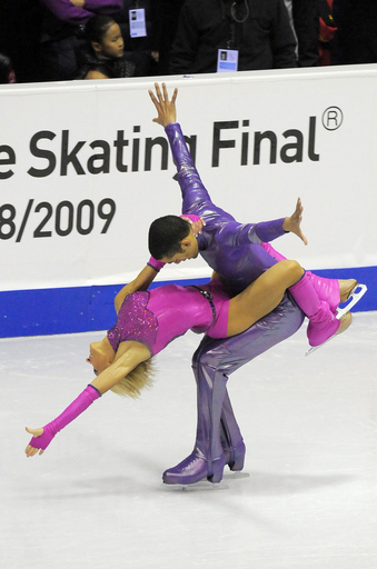 サフチェンコ／ショルコウィー組がペアSPで首位に、フィギュアGPファイナル