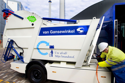 これぞ究極のエコ！ゴミで走るゴミ収集車、オランダ