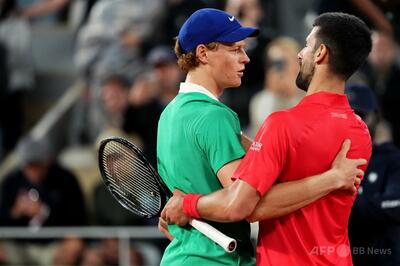 シナーがジョコビッチ下す アルカラスとの決勝へ 全仏OP